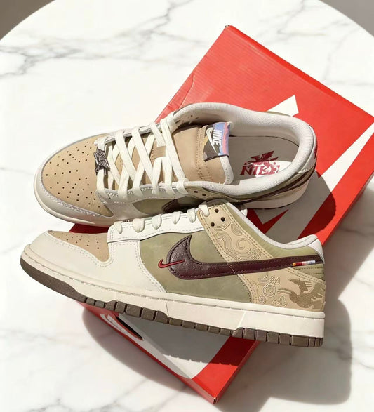 Nike Dunk Low  馬年限定 （IQ1118-220）