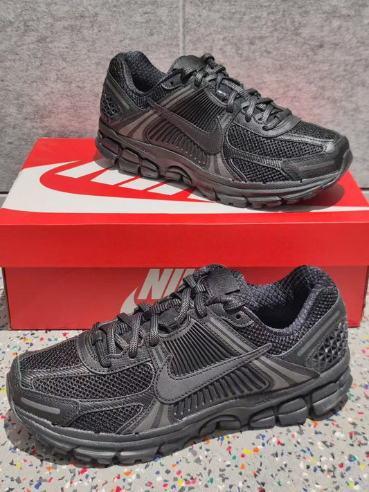 Nike Zoom Vomero 5 黑色 （BV1358-003）