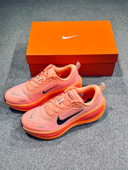 Nike Vomero Plus 橙色 （HV8150-801）