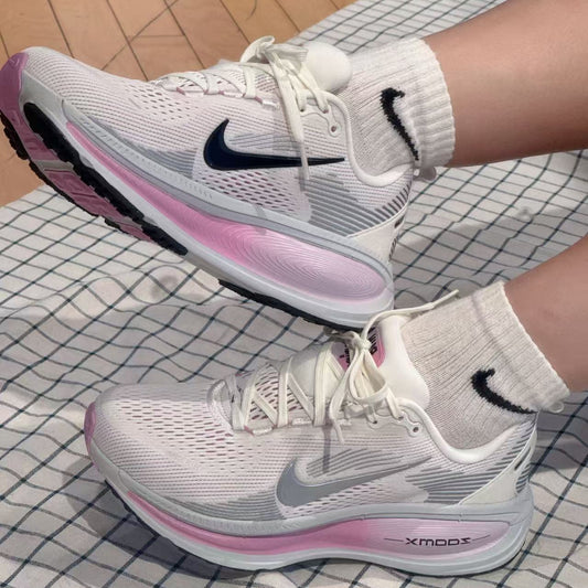 Nike Vomero 18 ZOOMX 粉色 （IM2503-133）