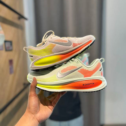 Nike Vomero 18 ZOOMX 綠橙色 （HM6803-300）