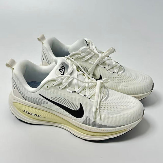 Nike VOMERO 18 男款 米色 （HM6803-101）