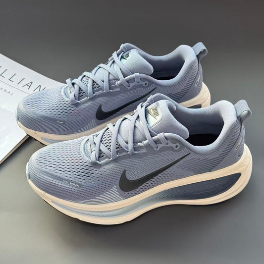 Nike Vomero 18 灰白 （HM6803-402）