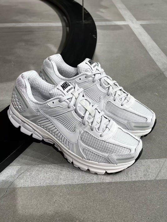 Nike Zoom Vomero 5 灰白 （BV1358-001）