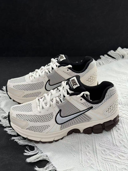 Nike Zoom Vomero 5 米銀色 （FJ2028-001）