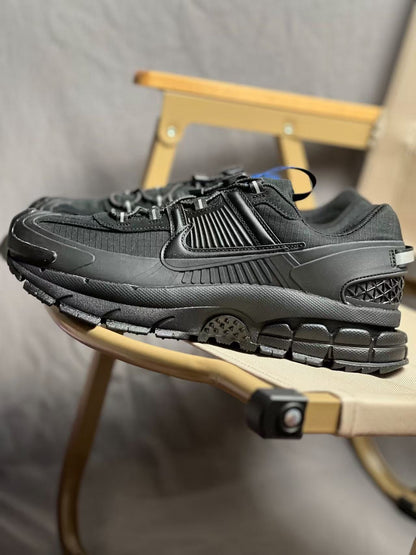 Nike ZOOM VOMERO ROAM 黑色 （HQ2181-004）