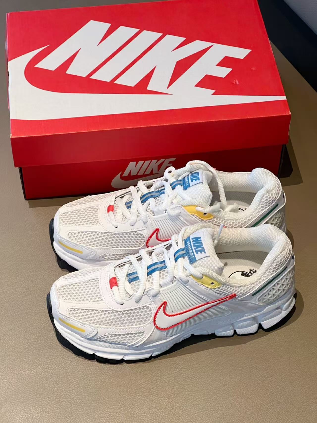 Nike Zoom Vomero 5 白色 （3446-111）